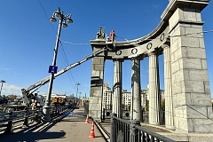 Бородинский мост промыли во время осенней уборки